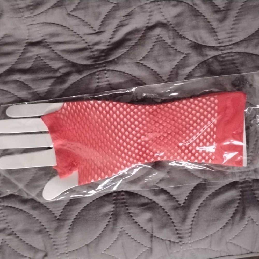 Fishnet Red Glove (New)